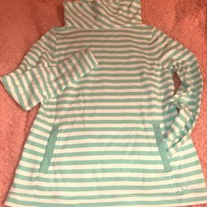 vineyard vines turtle neck sweatshirt